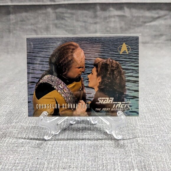 1995 SkyBox Star Trek: The Next Generation Season 2 #124 Counselor Deanna Troi - Picture 1 of 2